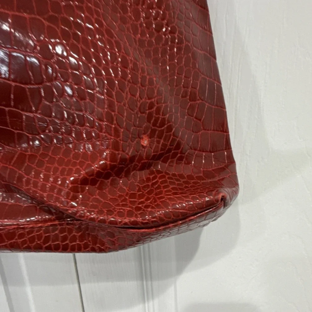 Red Crocodile Embossed Patent Tote Shoulder Bag Silver Hardware Lined Women